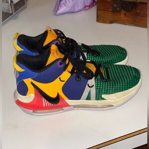 Nike LeBron Witness 7 basketball shoes